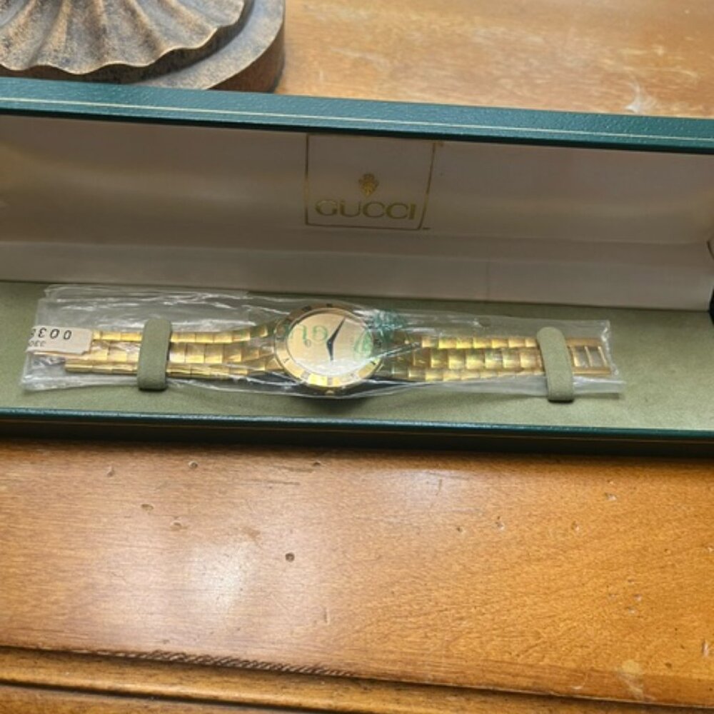 Gucci Vintage Watch in box
